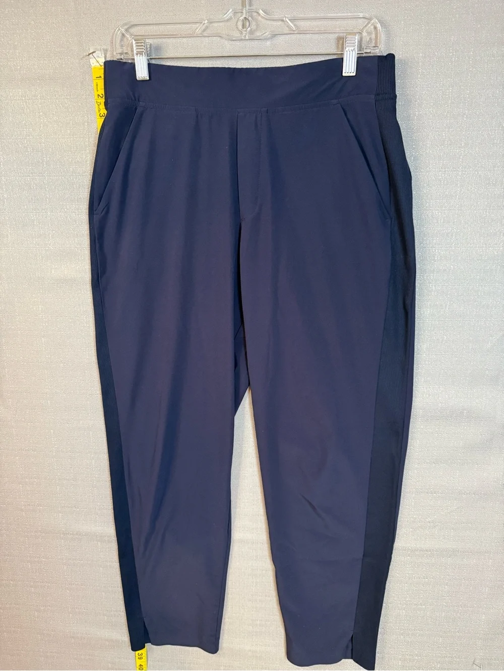 Athleta Brooklyn Navy Cropped Athletic Pants